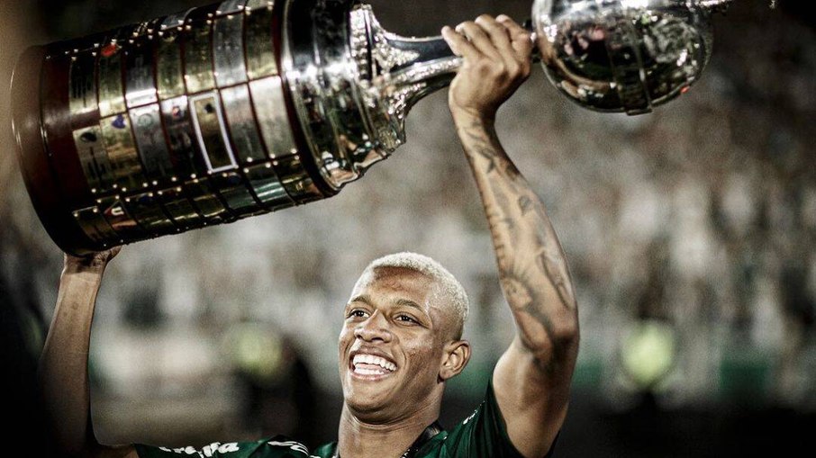 Danilo conquistou duas Libertadores pelo Palmeiras Danilo conquistou duas Libertadores pelo Palmeiras