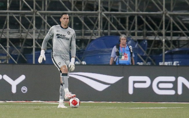 Gatito lamenta o empate do Botafogo diante da Portuguesa