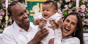 Thiaguinho e Carol Peixinho comemoram o batizado do filho