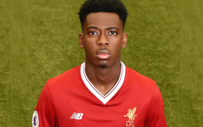 Ovie Ejaria defendeu o Oviedo, da Espanha, na temporada passada Ovie Ejaria defendeu o Oviedo, da Espanha, na temporada passada