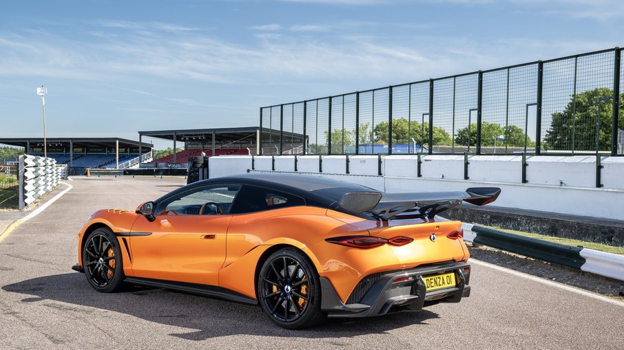 Versão Racing do Denza Z foi apresentada em Goodwood com aerodinâmica voltada ao uso em pista