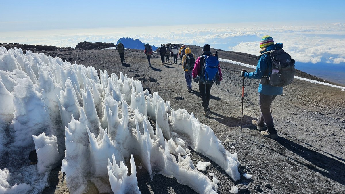 Gelo penitente no Kilimanjaro