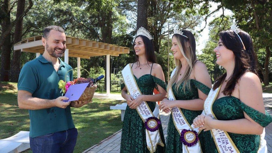 Luiz Matheus recebe convite da Festa da Uva de Vinhedo