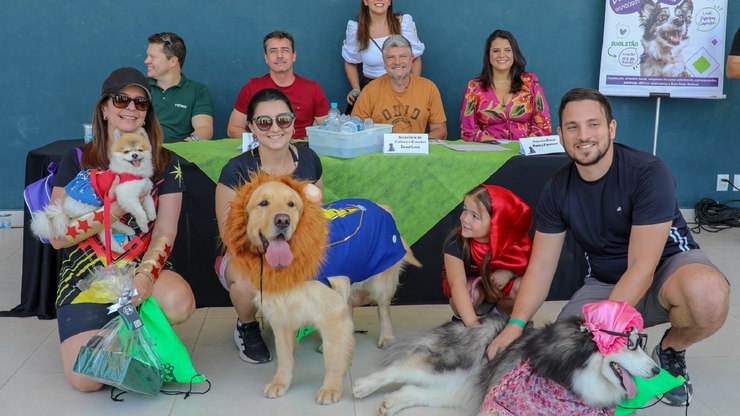 Cãominhada de Louveira reúne mais de 60 pets no Parque Capivari
