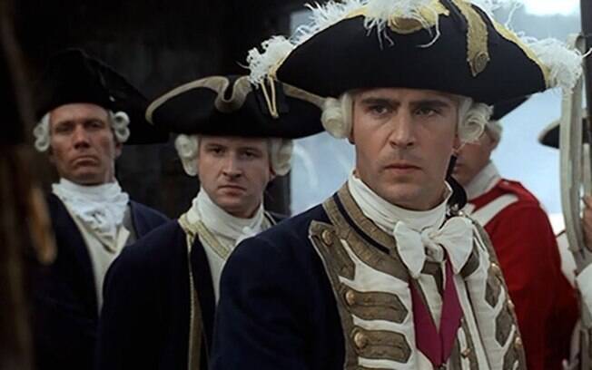 James Norrington vai de oficial da marinha para pirata e, depois, traidor em ''Piratas do Caribe: O Baú da Morte''