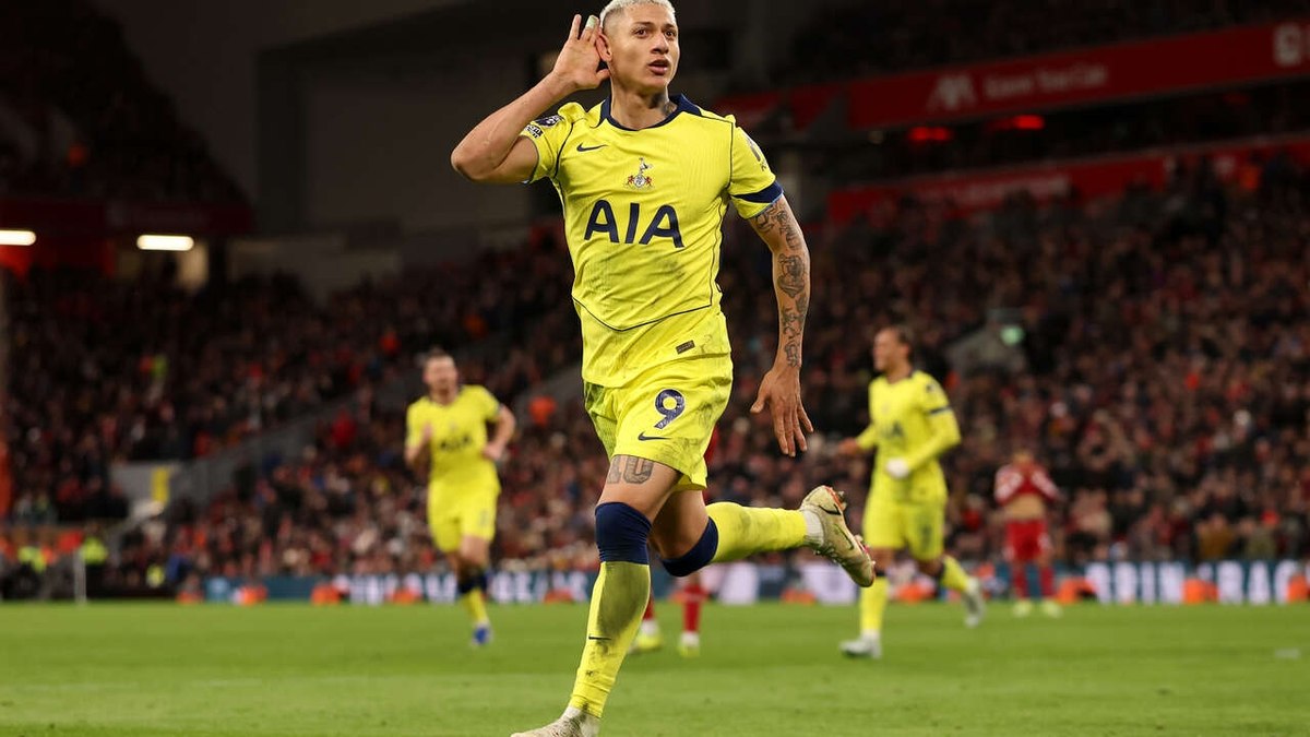 Felipe Melo crava futuro do atacante Richarlison: 'Vai jogar no Vasco'