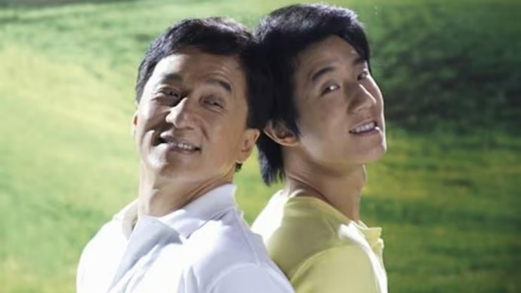 Jackie Chan exclui filho e diz que doará fortuna de R$2,1 bilhões