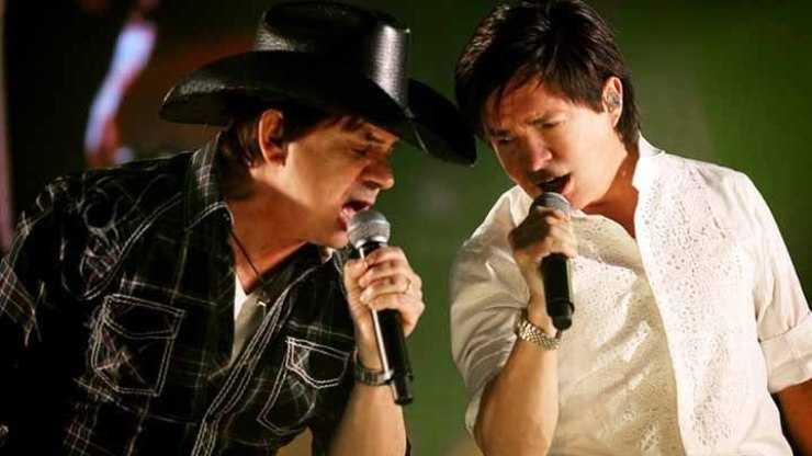 Chitãozinho e Xororó serão homenageados em premiação no Rio