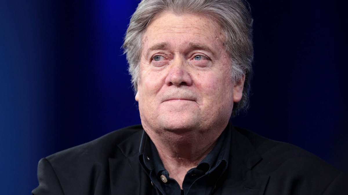 Promotores dos EUA pedem seis meses de prisão para Steve Bannon