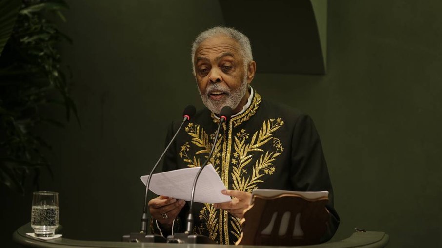 Gilberto Gil toma posse na Academia Brasileira de Letras