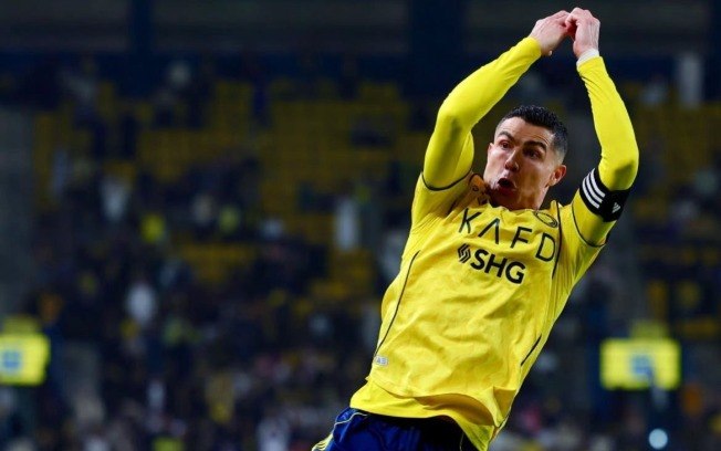 Cristiano Ronaldo faz sua tradicional comemoração Cristiano Ronaldo faz sua tradicional comemoração