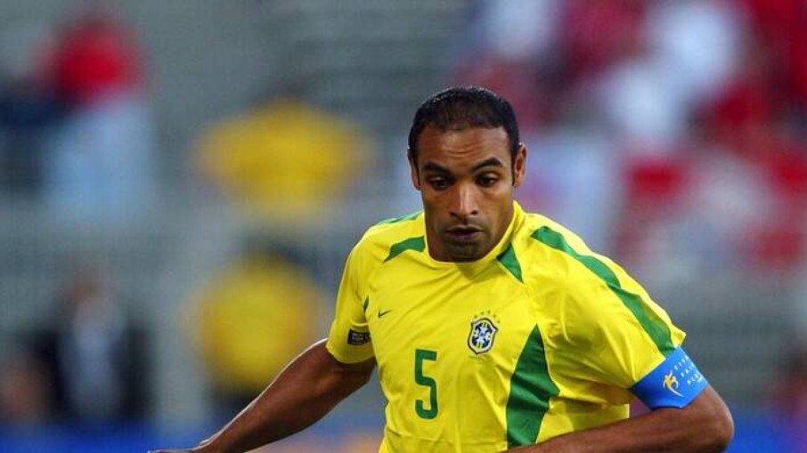 Emerson foi chamado para a Copa da França e cortado no Mundial seguinte por lesão