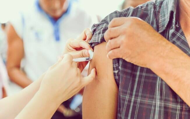 Meta do governo federal é imunizar contra a gripe pelo menos 90% dos grupos elegíveis