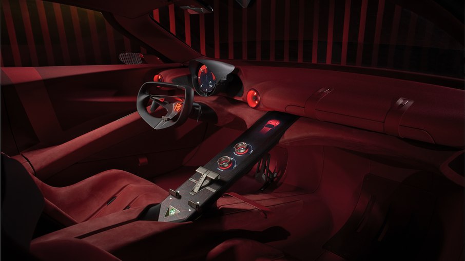 Interior do Alfa Romeo Cuorerosso Concept combina quatro lugares individuais, acabamento vermelho e painel inspirado nos esportivos clássicos da marca italiana.
