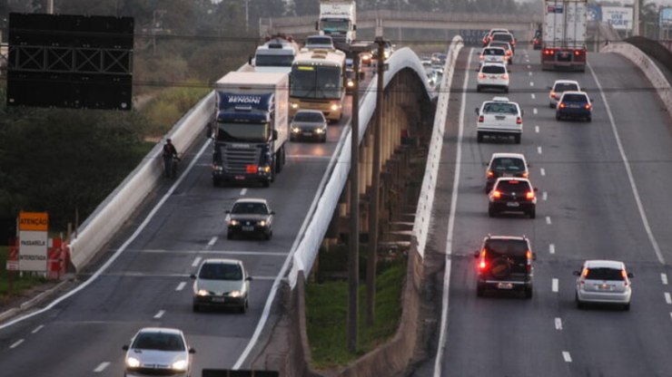 Ponte da sobre o rio Itajaí-Açu entra em obras de recuperação