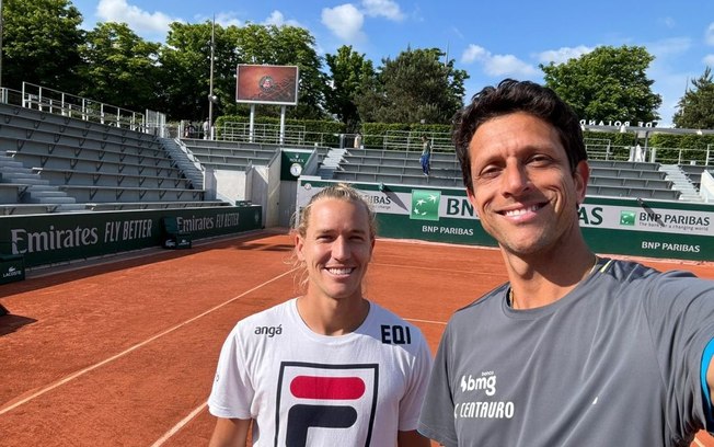 Rafael Matos e Melo comemoram vitória na estreia de Roland Garros