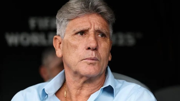 TV%20argentina%20repercute%20fama%20de%20%22pegador%22%20de%20Renato%20Ga%C3%BAcho