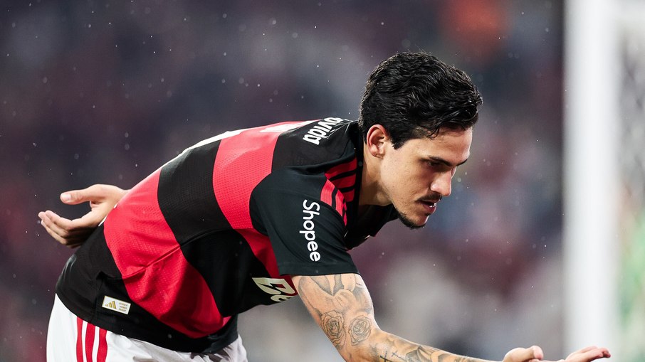 Pedro abre o placar para o Flamengo contra o Cruzeiro 