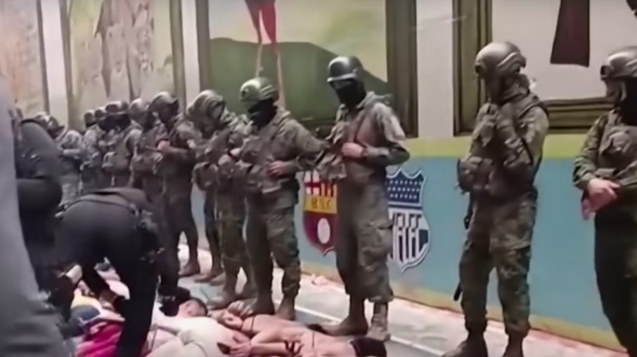 Forças Armadas estão nas ruas no Equador para auxiliar no trabalho da polícia do país