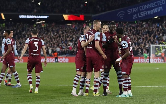 West Ham goleou o Freiburg em Londres 