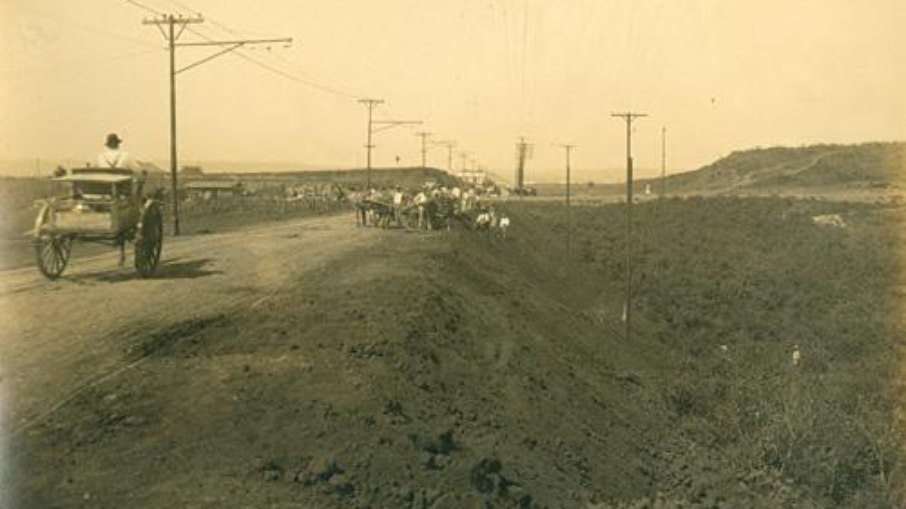 Inauguração da estrada São Paulo–Campinas