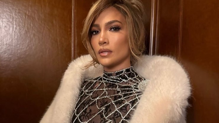 Jennifer Lopez é processada por postar fotos suas sem permissão