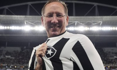 Textor promete a jogadores do Botafogo viagem a mansão de R$ 95 mi por título