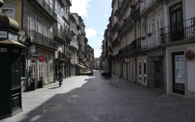 A cidade de Porto, em Portugal, estava vazia durante a viagem de Eduardo