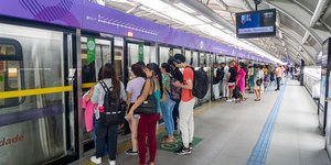 Gratuidade em trens e metrô leva 1 milhão no 1º turno