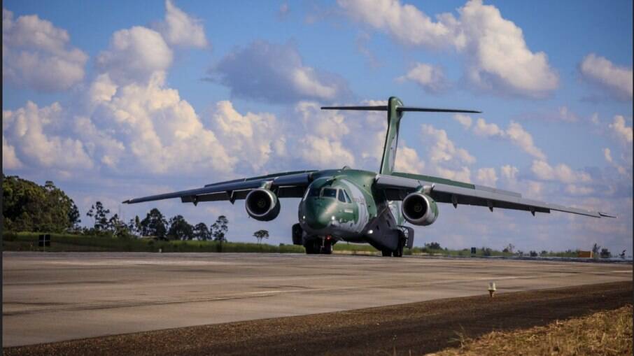 FAB coloca de prontidão duas aeronaves KC-390 Millennium