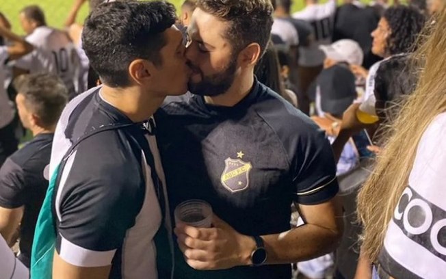 Torcedores do ABC sofrem homofobia após foto de beijo viralizar e recebem apoio na internet