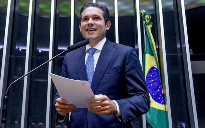 Quem é Hugo Motta, o presidente da Câmara no centro da crise