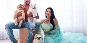 Zezé e Graciele fazem ensaio de fotos com a filha e animais