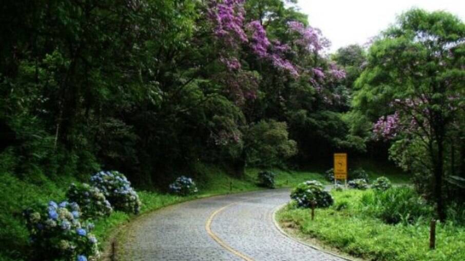 O percurso tem 70 km e liga Curitiba à Morretes