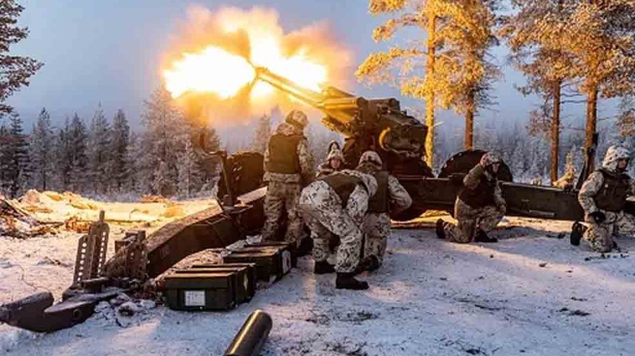 Militares participam de exercícios como treinamento para uma eventual participação numa guerra. Então, se provocar, a Finlândia tá dentro. 
