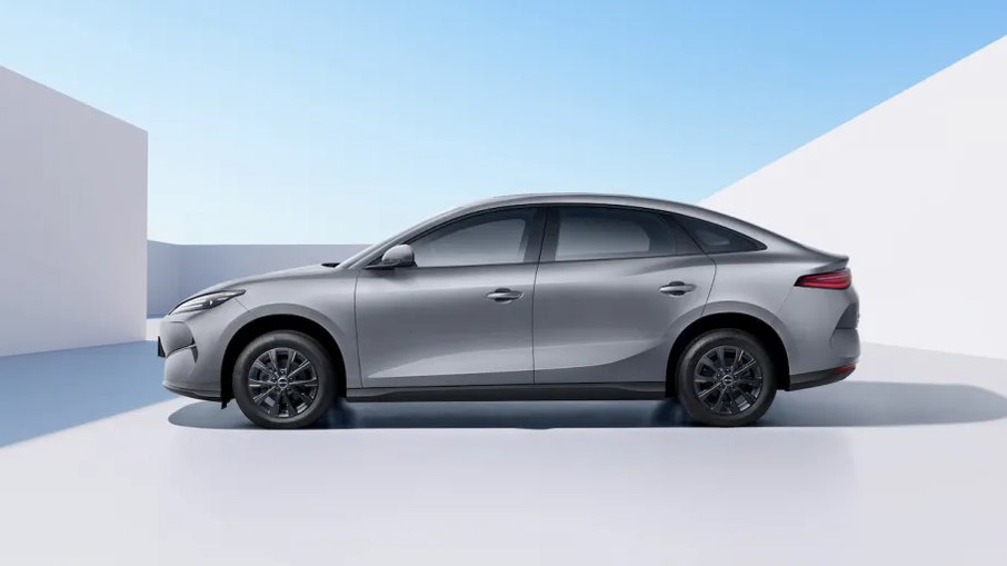 BYD e7 BYD e7