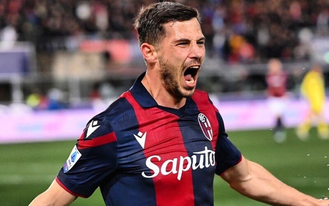 Bologna vence o Hellas Verona com tranquilidade e entra no G4 