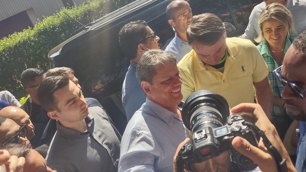 Bolsonaro e o governador de São Paulo Tarcísio de Freitas  