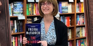 Quem é Freida McFadden? Autora de “A Empregada” revela identidade