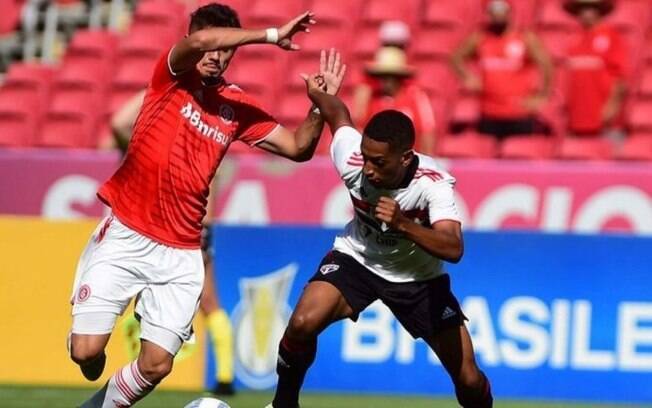 Internacional vence o São Paulo por 2 a 0 e larga na frente na final do Campeonato Brasileiro Sub-20