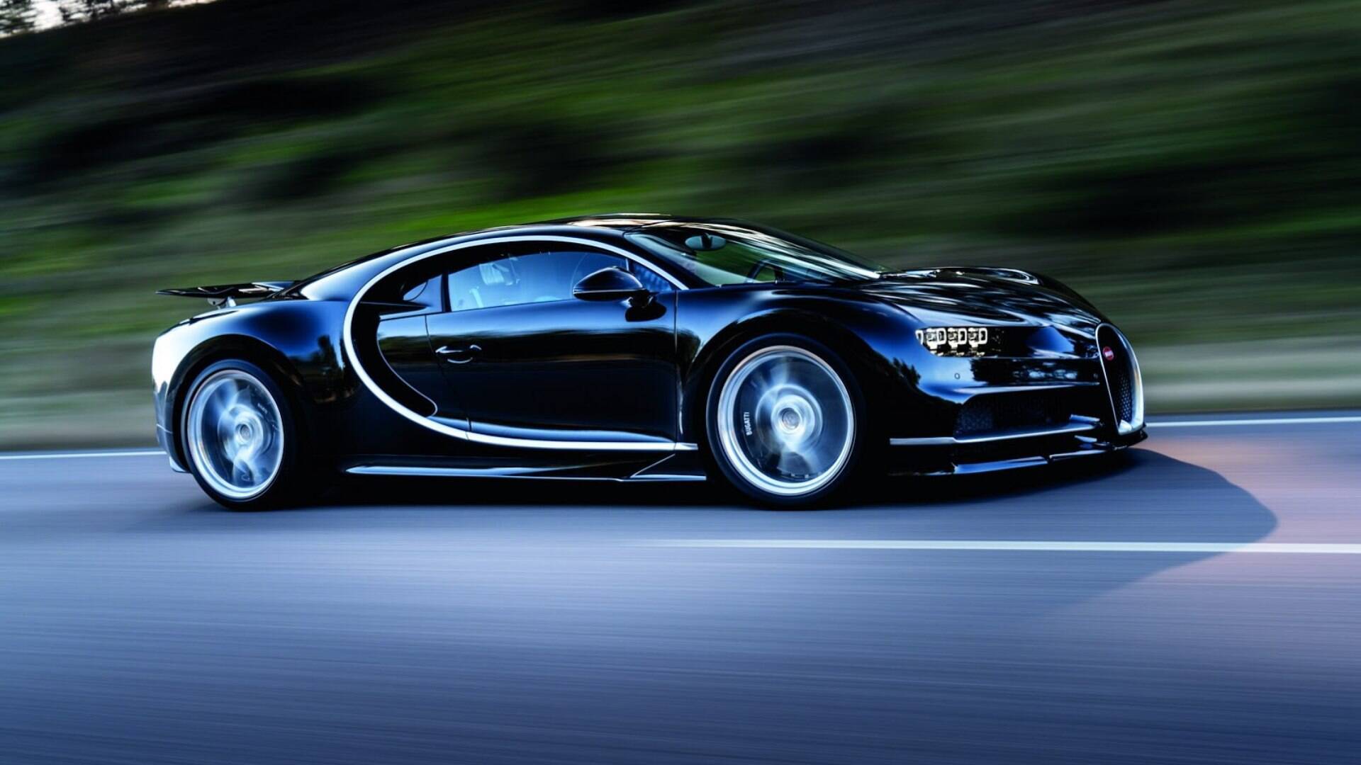 Bugatti Chiron alcança 490 km/h e bate recorde; confira o vídeo