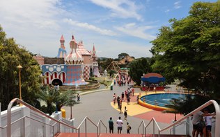 Hopi Hari: compensa mais viajar de carro ou ir em excursão?