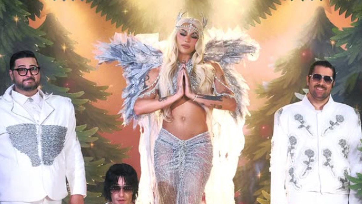 Pabllo Vittar lançou projeto natalino Pabllo Vittar lançou projeto natalino