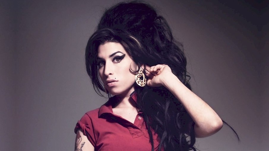 Amy Winehouse e seus pensamentos mais íntimos revelados em livro