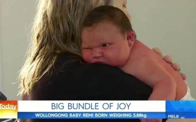 Remi nasceu com 5,88 kg e foi considerada 'grande' por pesar quase o dobro da média dos recém-nascidos na Austrália