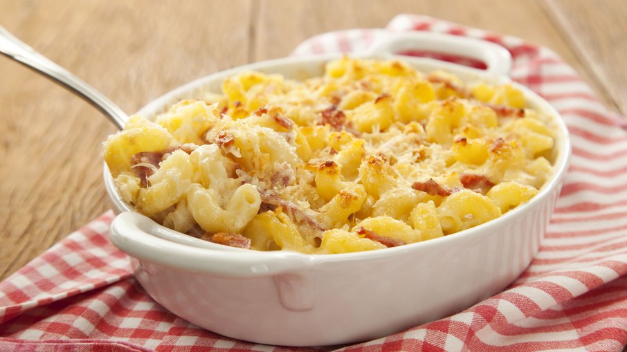 Mac and Cheese com Salame