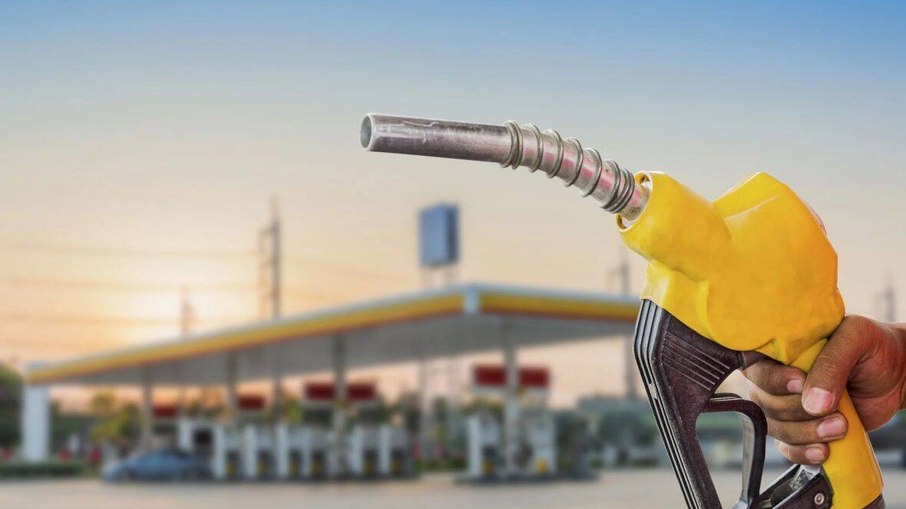 Preço médio da gasolina ficou em R$ 5,108 nos estados brasileiros