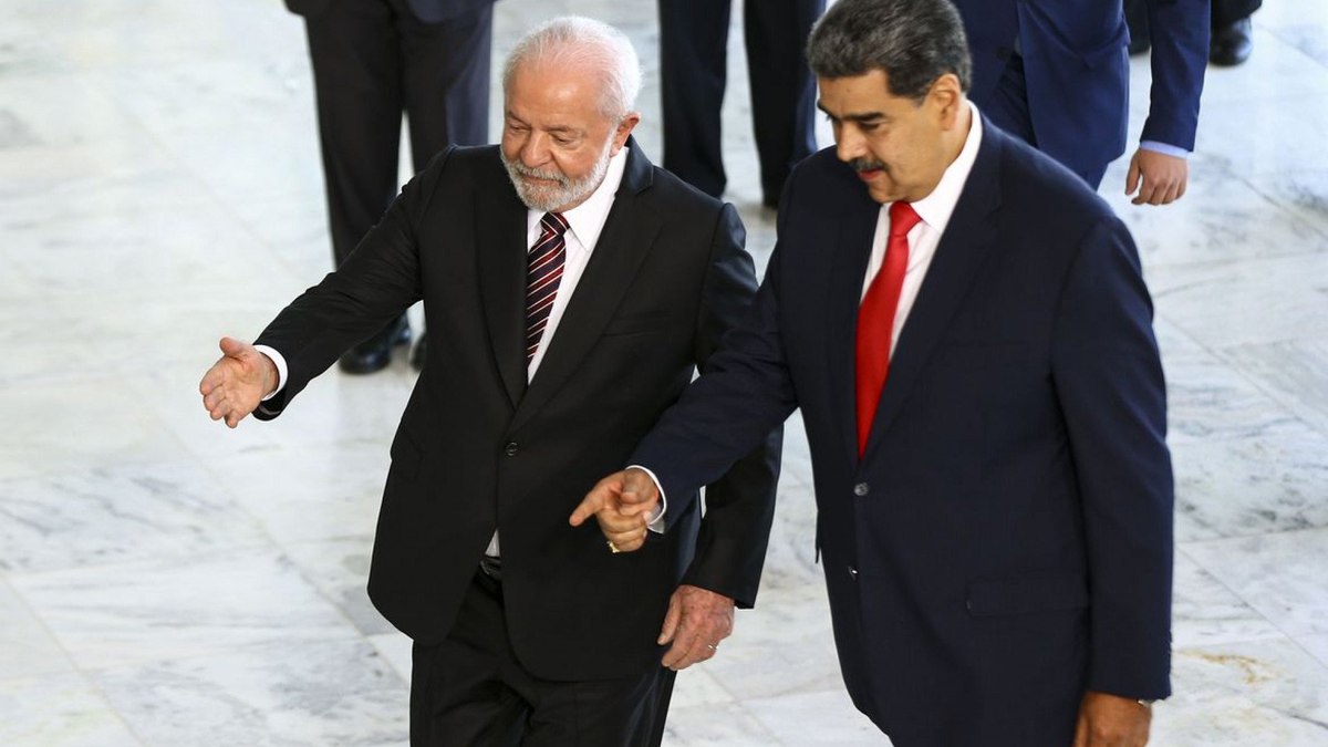 Bolsonaro zomba de encontro entre Lula e Maduro