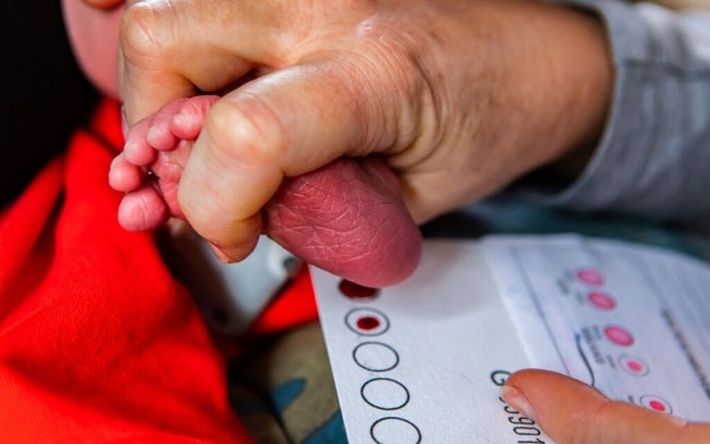 Veja a importância do teste do pezinho para a saúde do bebê