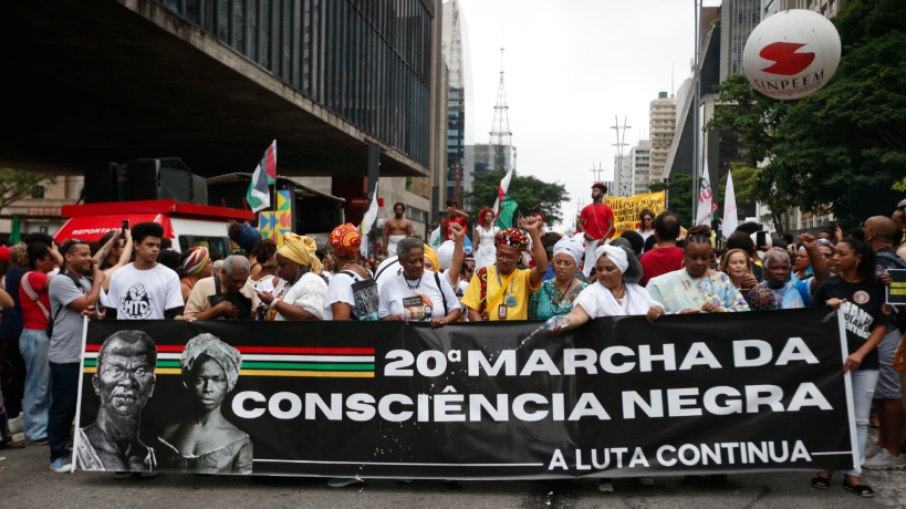 Marcha da Consciência Negra na avenida Paulista defendem projetos de vida para população negra no Brasil